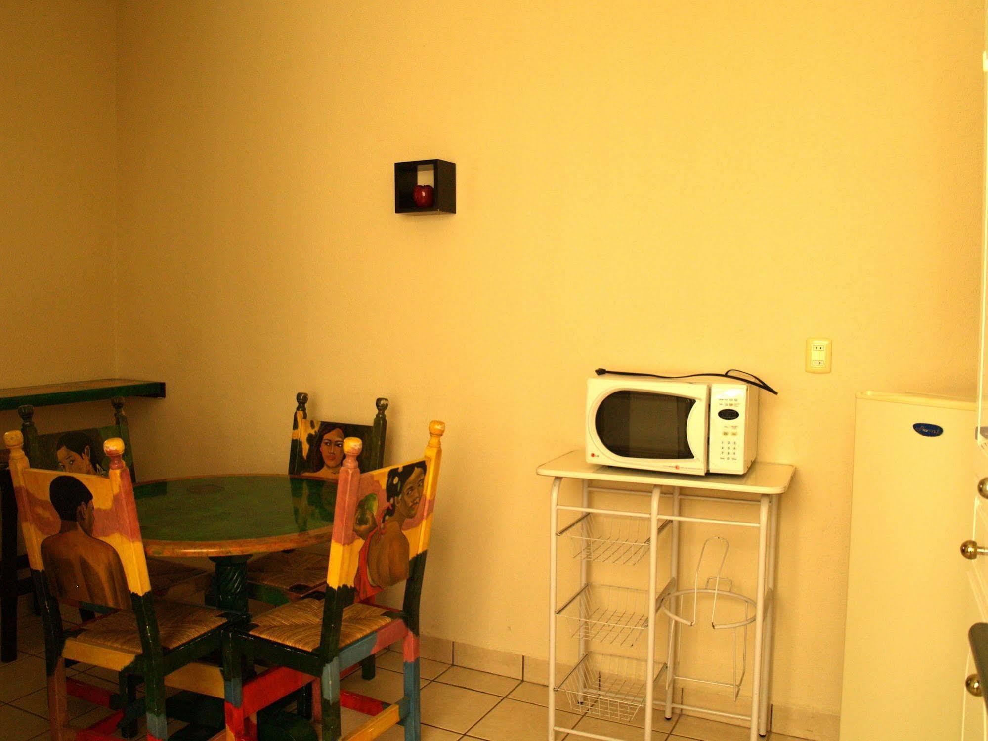 & Galeria 4*